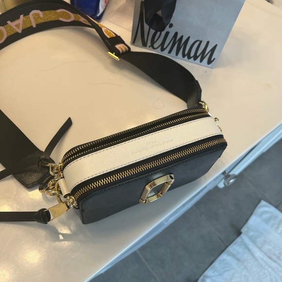 Marc Jacobs The Snapshot Small Crossbody Bag - Picture 13 of 14